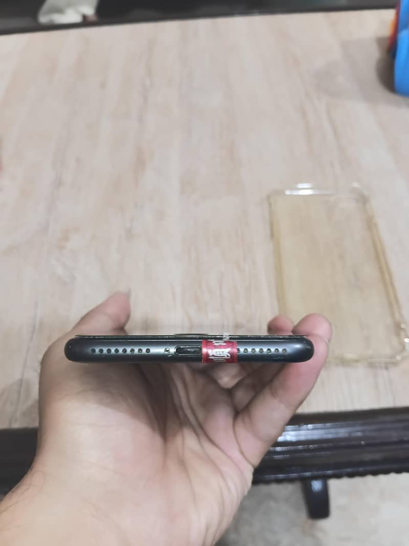 Apple iPhone 8 Plus 5