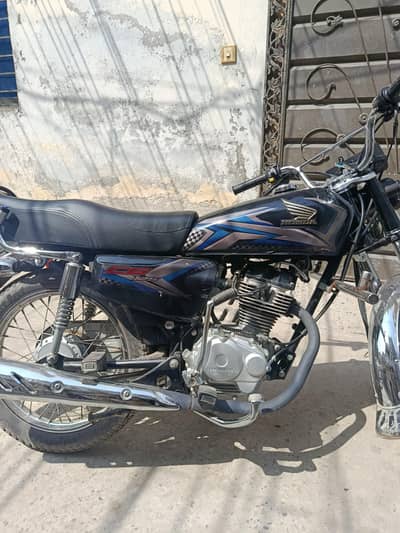 Honda 125 2025 Model Black Color 10/9.5
