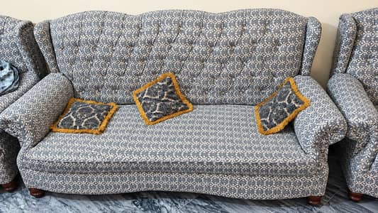 5 Seater Sofa Set with Glass Top Table – Good Condition