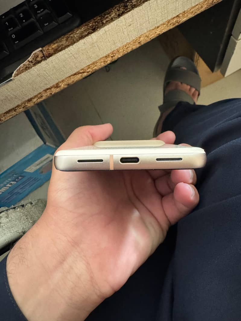 Google Pixel 8 2
