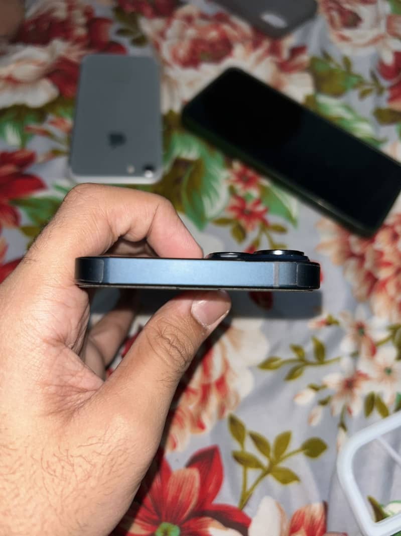 Apple iPhone 14 1