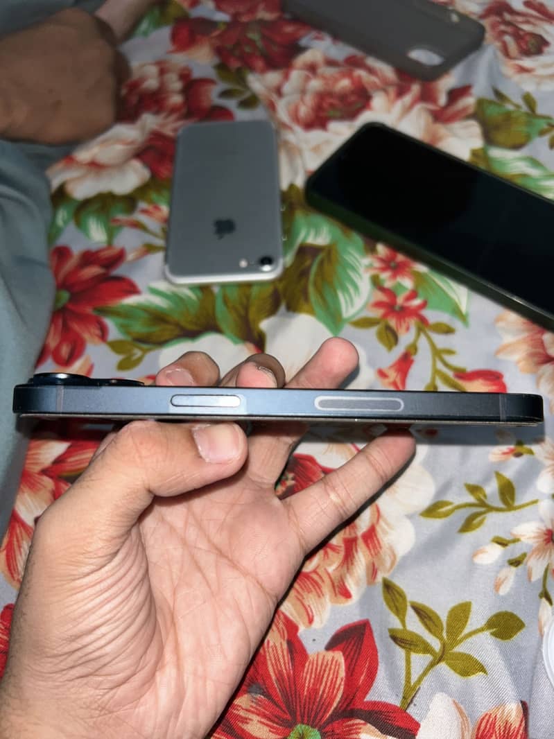 Apple iPhone 14 2