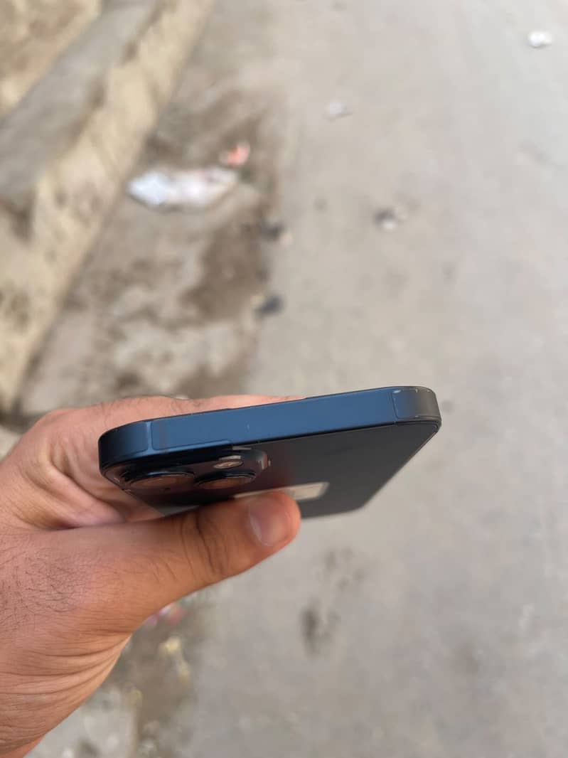 Apple iPhone 13 3
