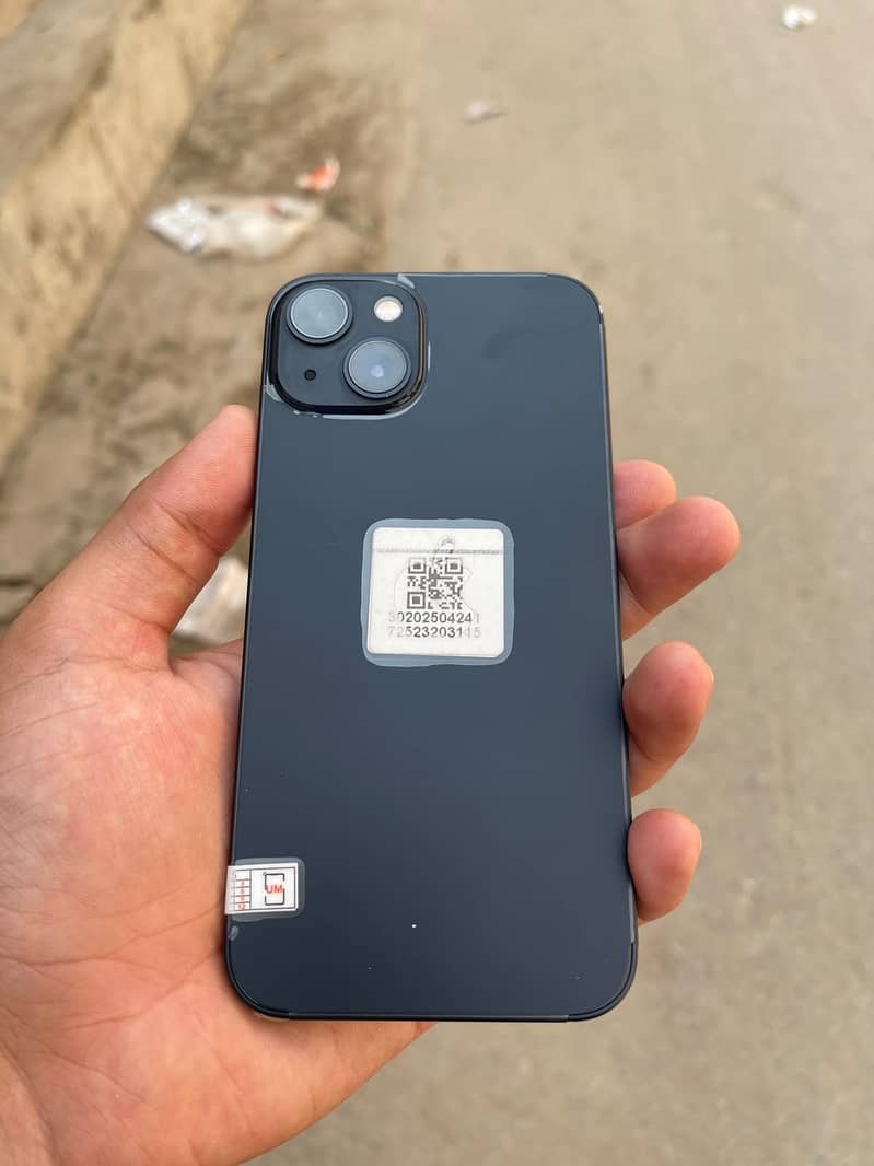 Apple iPhone 13 4