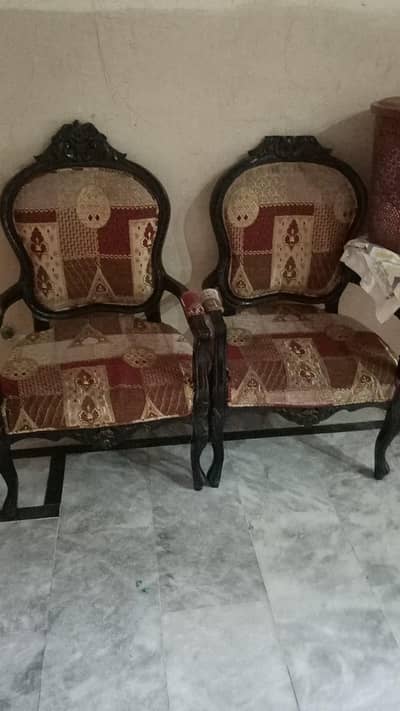 chaise nd dressing table without mirror set for sale.