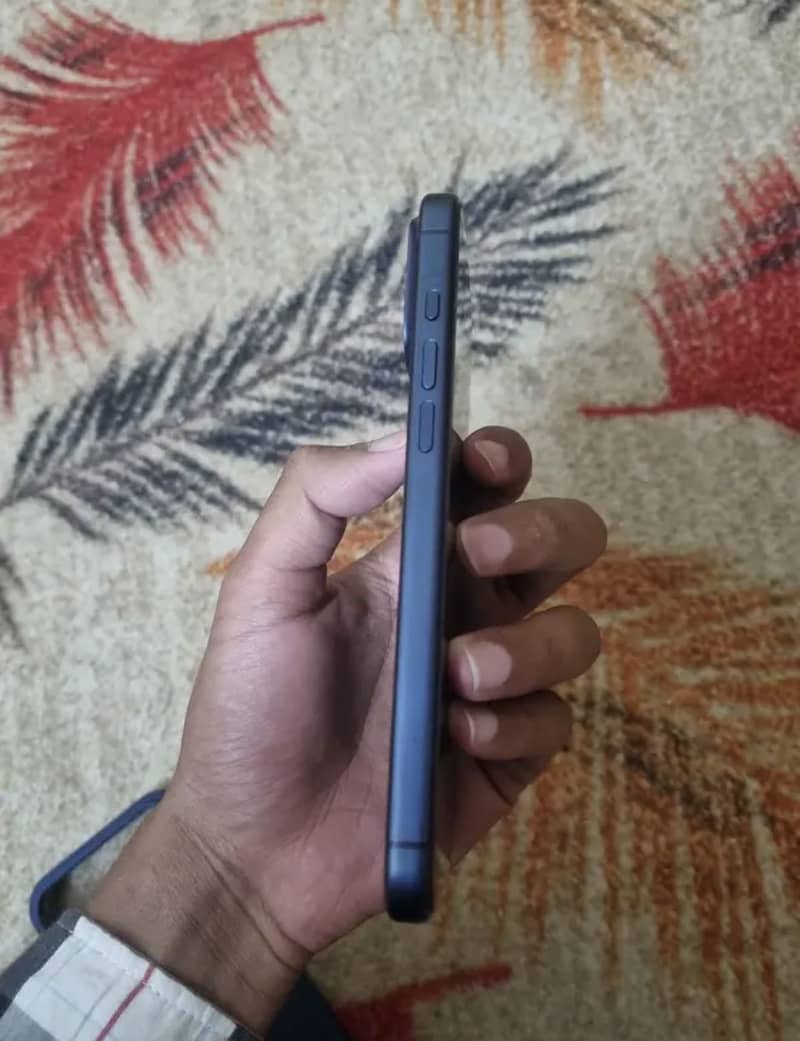 Apple iPhone 17 Pro Max 4