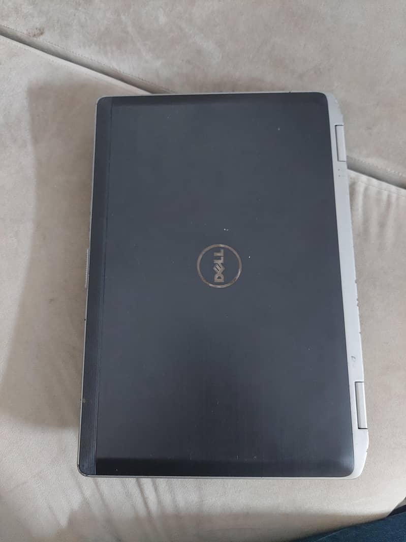 Dell latitude E6420 0