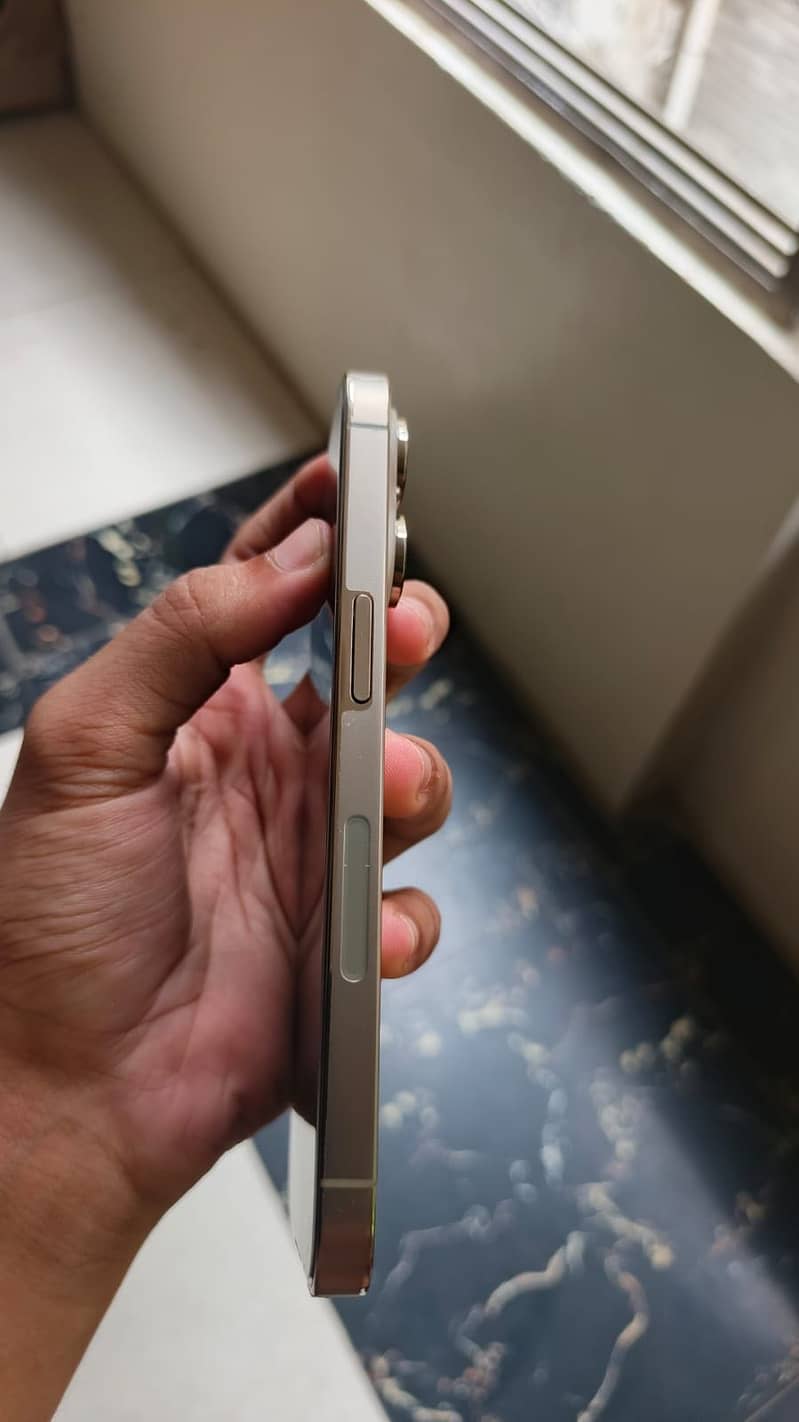 Apple iPhone 14 Pro 8