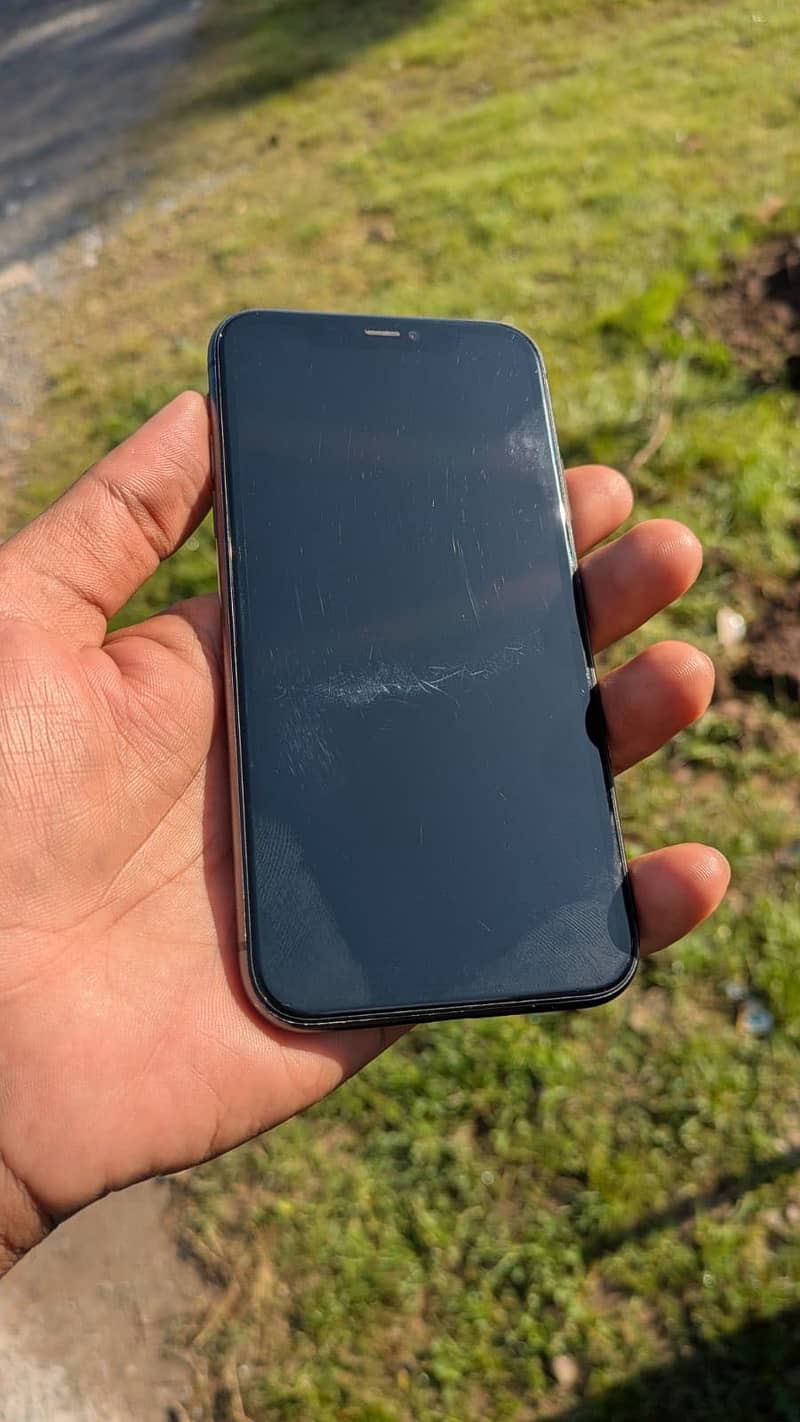 Apple iPhone 11 3