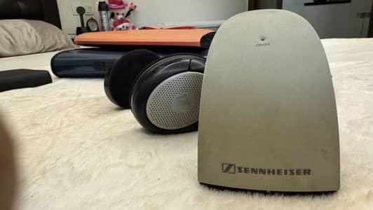 SENNHEISER  Wireless headphones