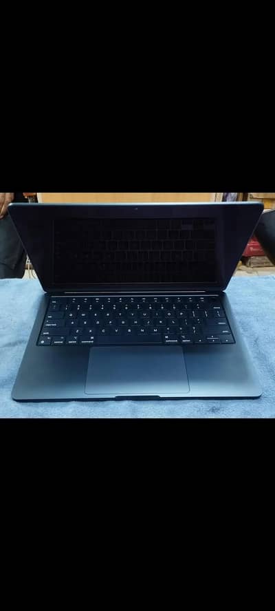 MacBook Air M3 2024 13-inch 8GB/256GB Midnight - Box & Charger