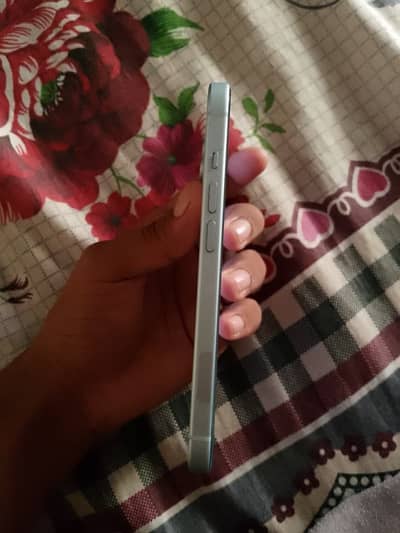 Apple iPhone 15