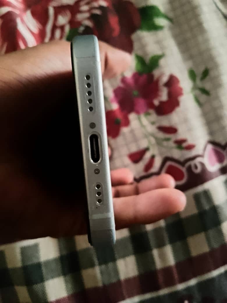 Apple iPhone 15 6