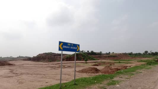 10 Marla Corner Plot For Sale