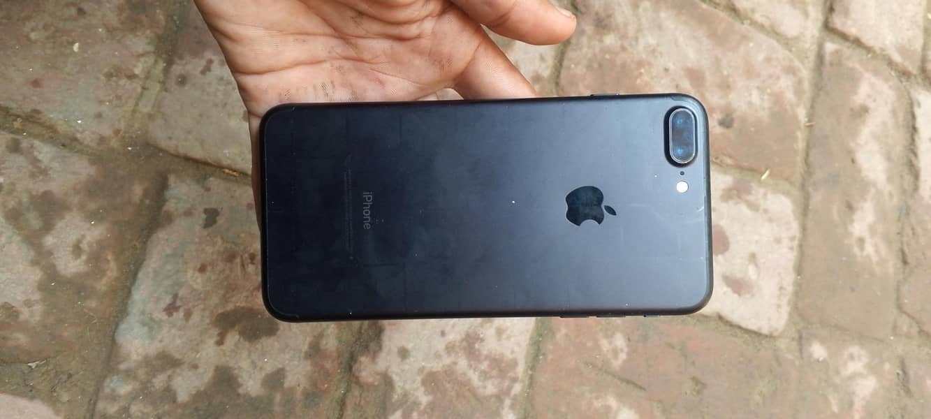 Apple iPhone 7 Plus 0
