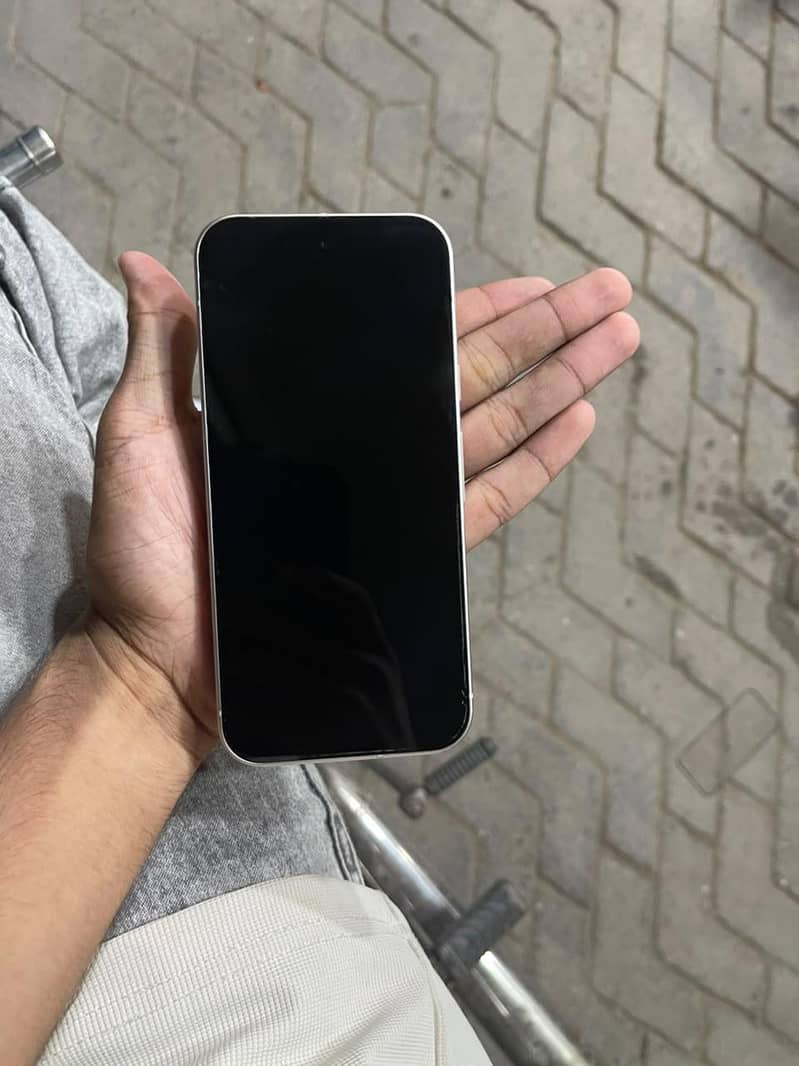 Google Pixel 9 5