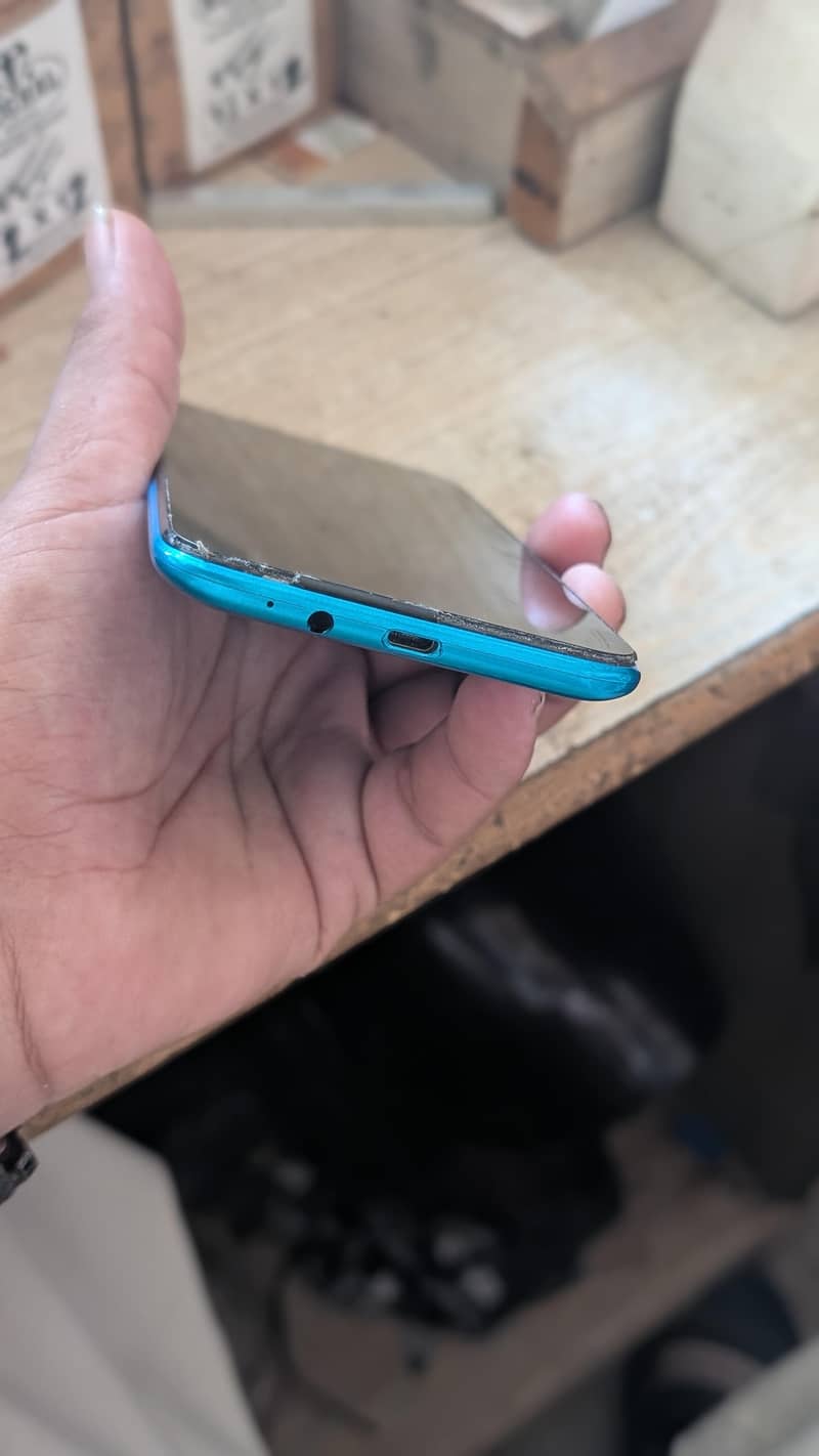 Tecno Spark 4 Lite 3