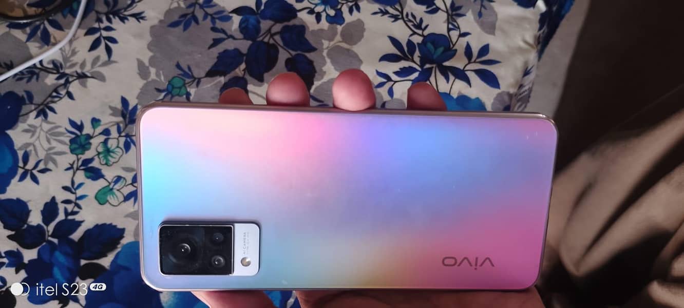 Vivo V21 3