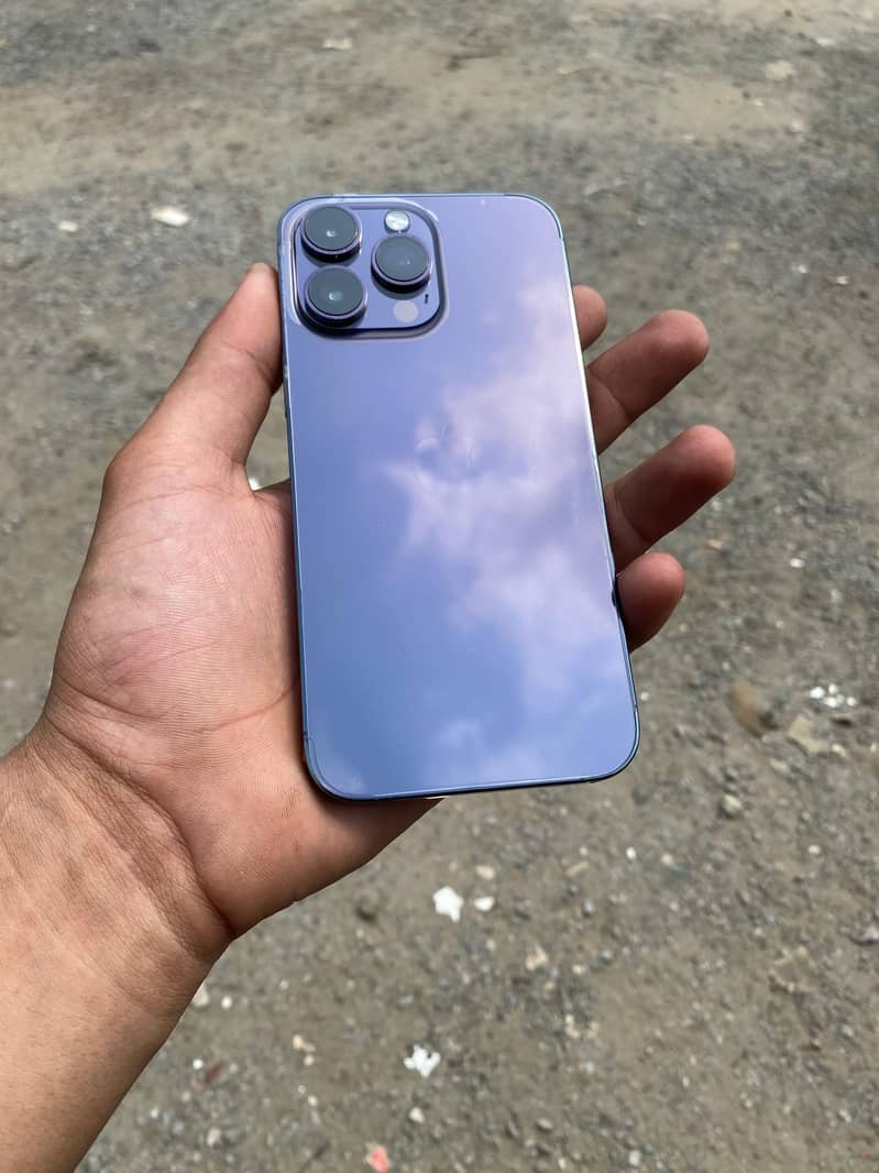 Apple iPhone 14 Pro Max 0