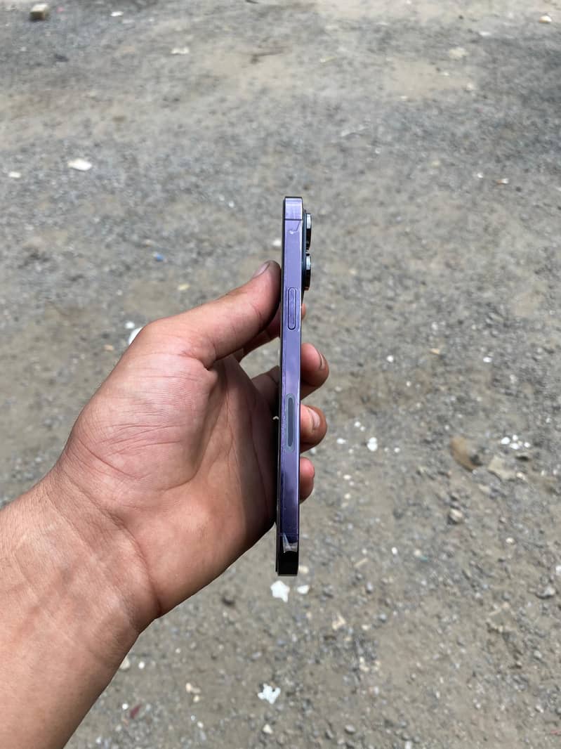 Apple iPhone 14 Pro Max 1