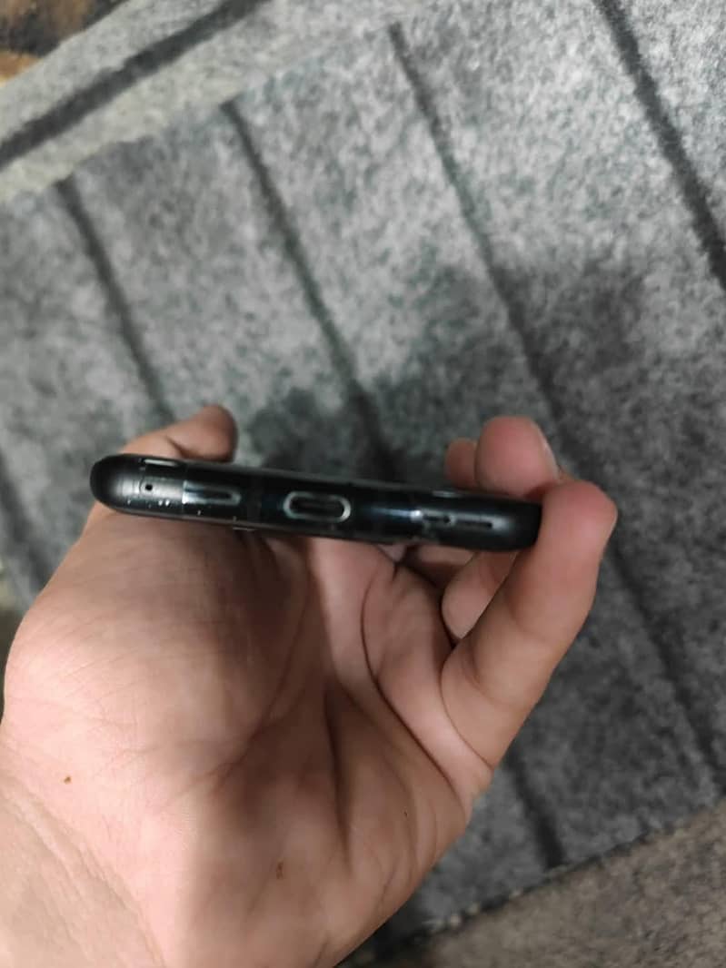 One Plus 10 Pro 4