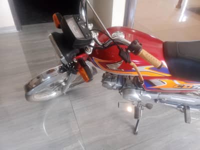 CD Honda 70 new condition