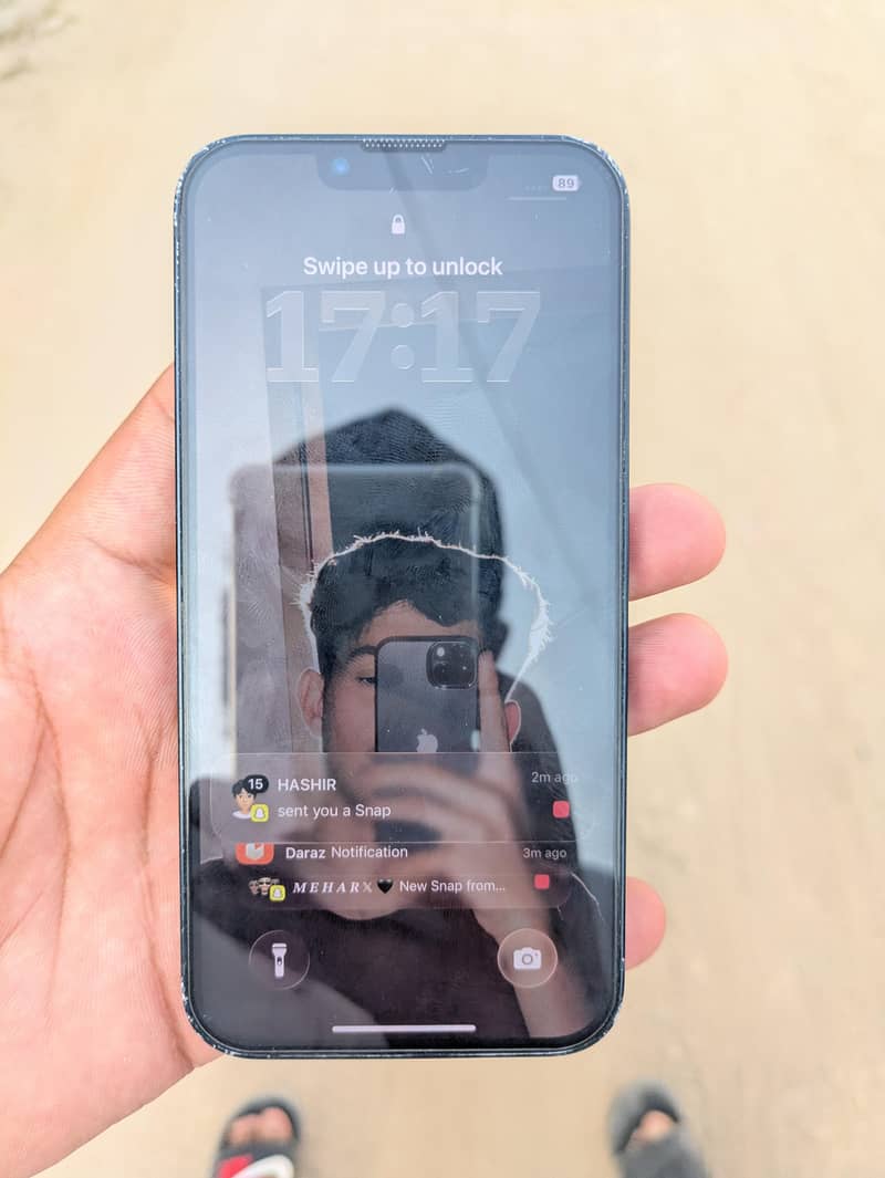 Apple iPhone 13 0