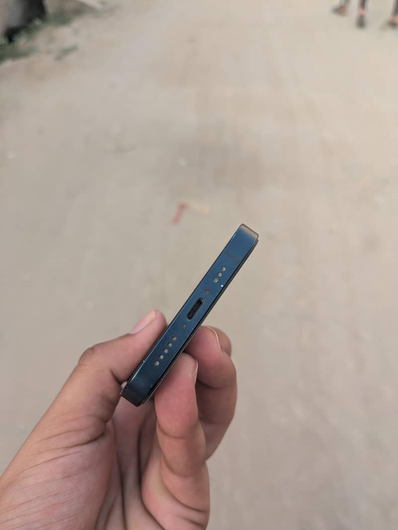 Apple iPhone 13 7