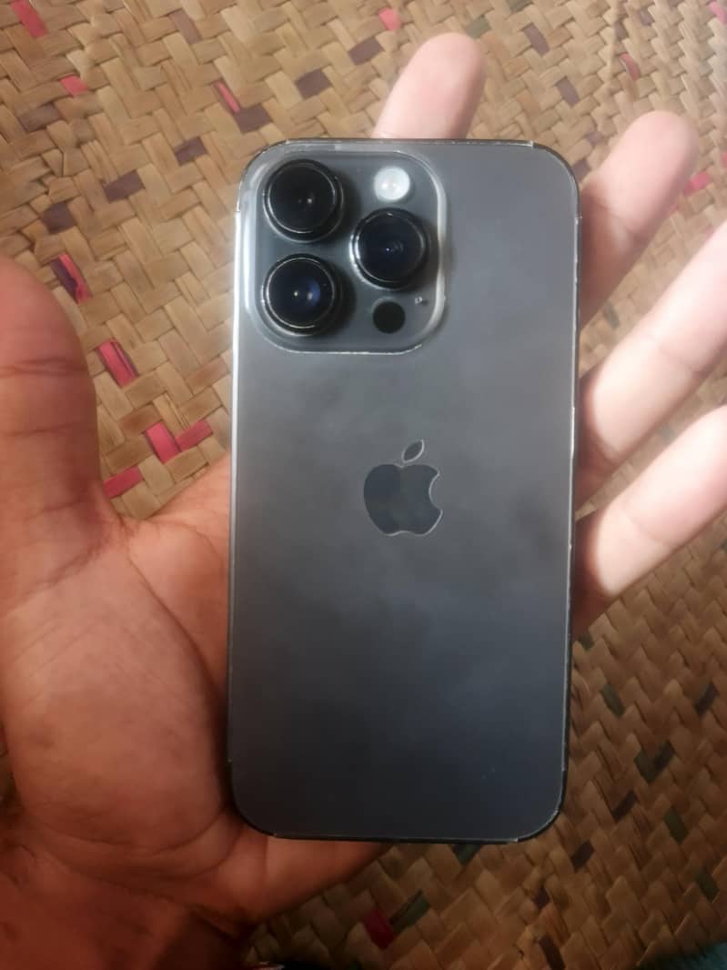 Apple iPhone 14 Pro 1