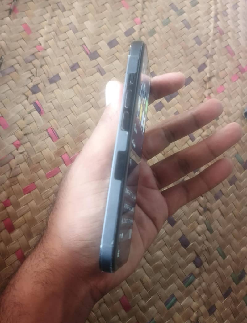 Apple iPhone 14 Pro 2