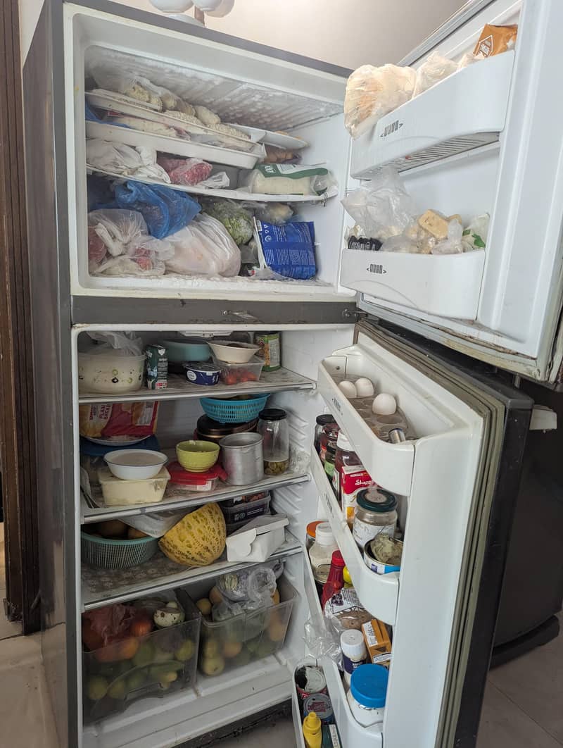 Dawlance fridge large size 0