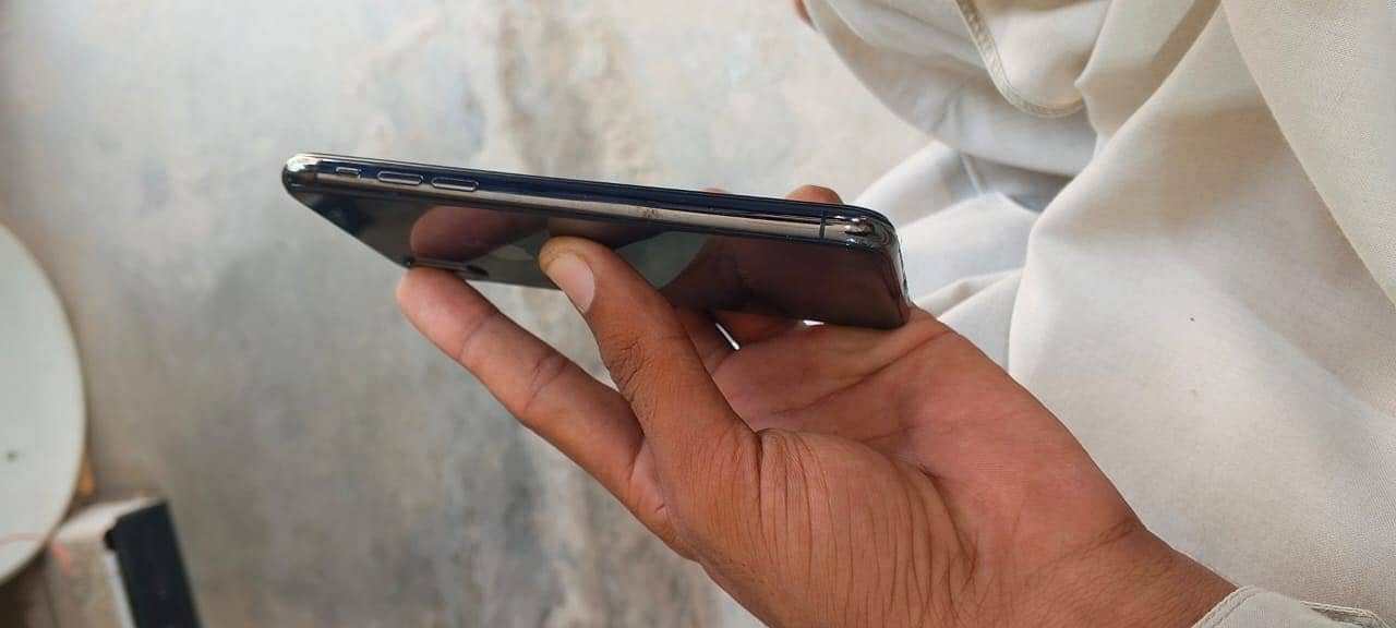 Apple iPhone X 2