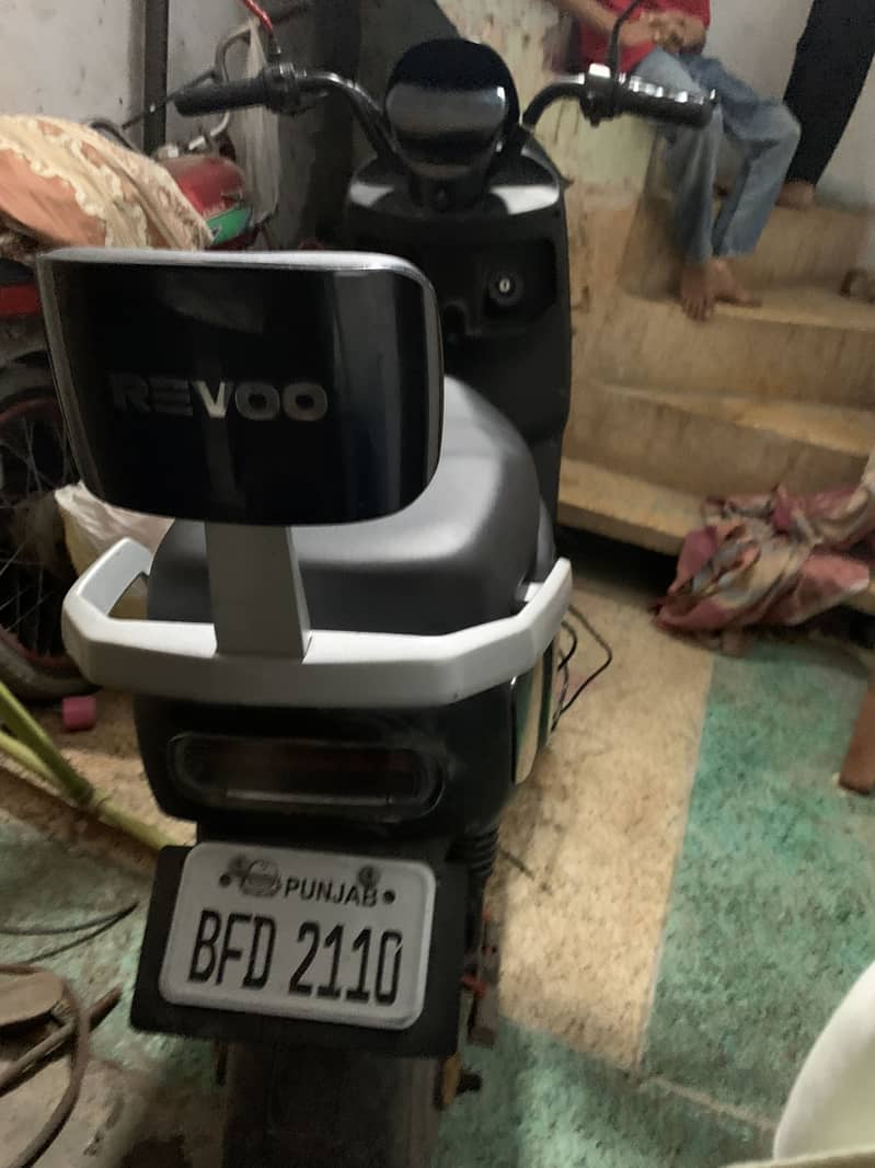 Revoo A10 1
