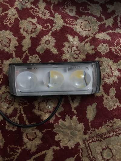 Achi quality main hain with police light