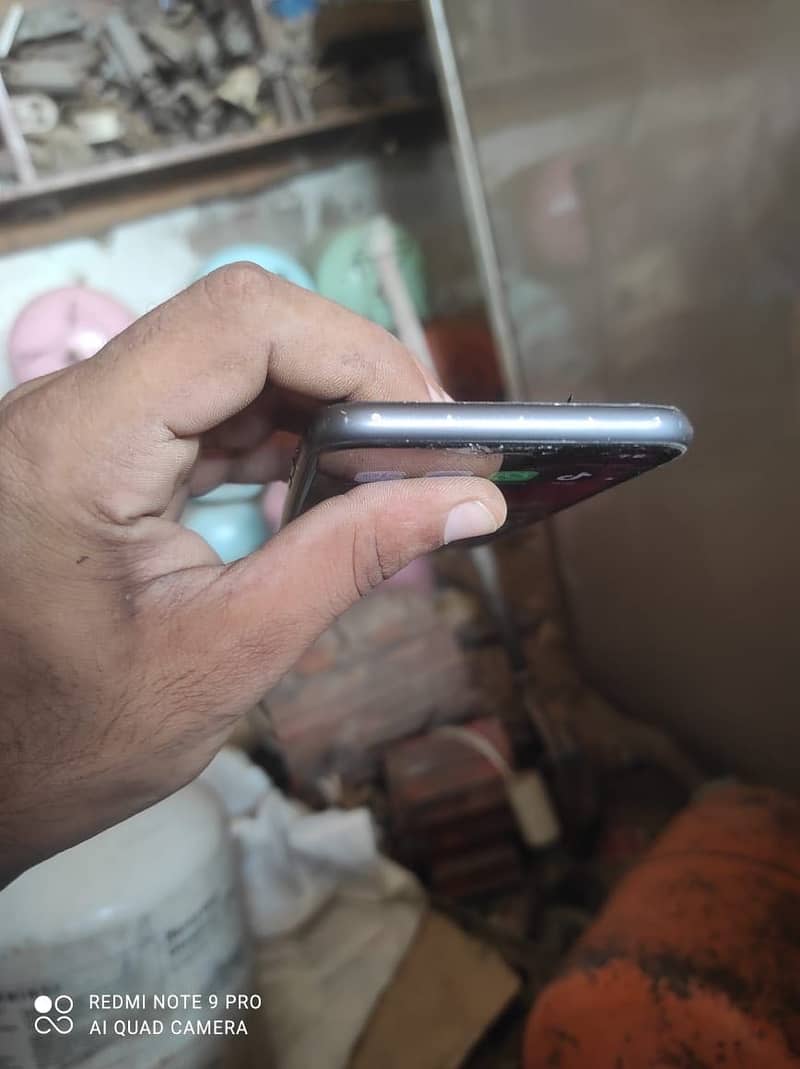 Apple iPhone 11 6