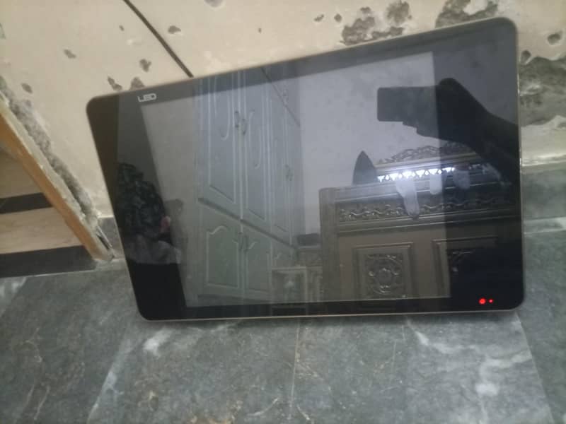 LED Monitor/TV 0