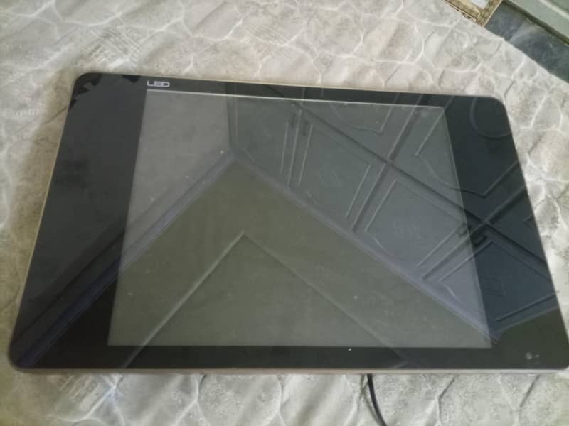 LED Monitor/TV 1