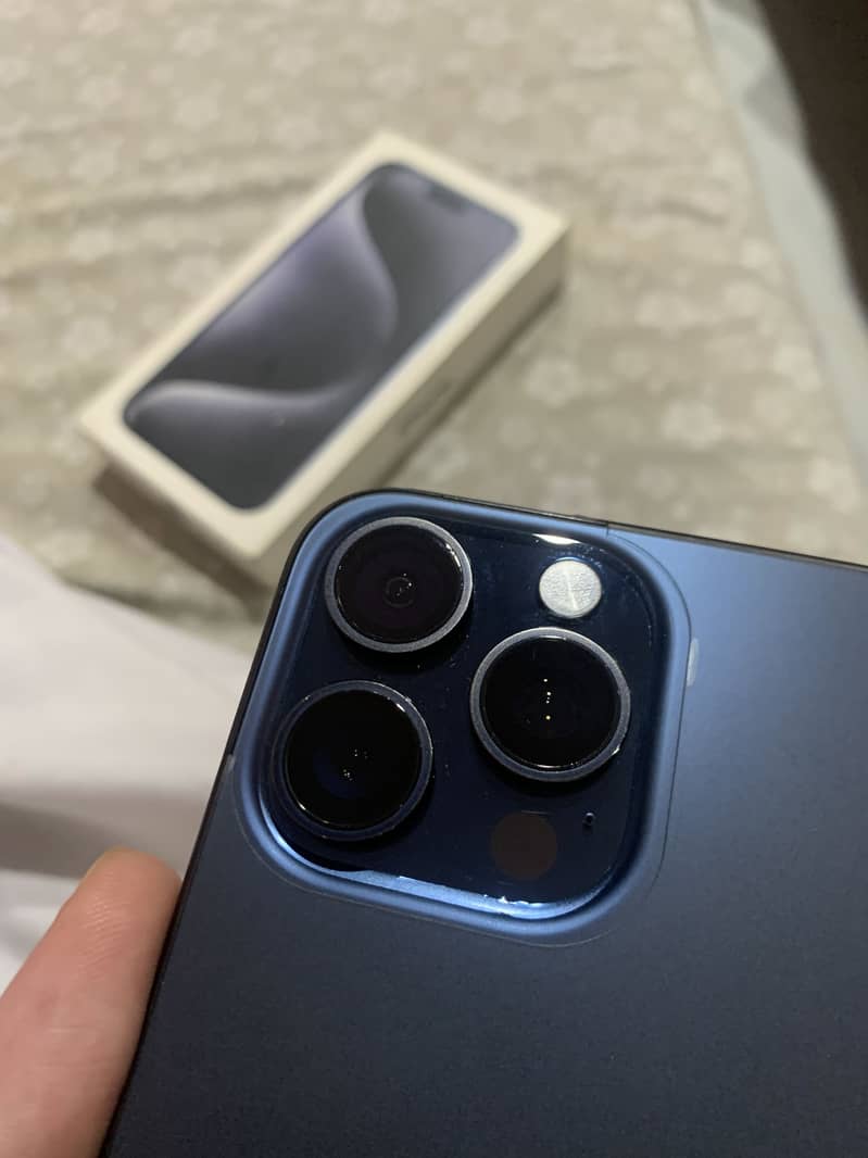 Apple iPhone 15 Pro Max 3