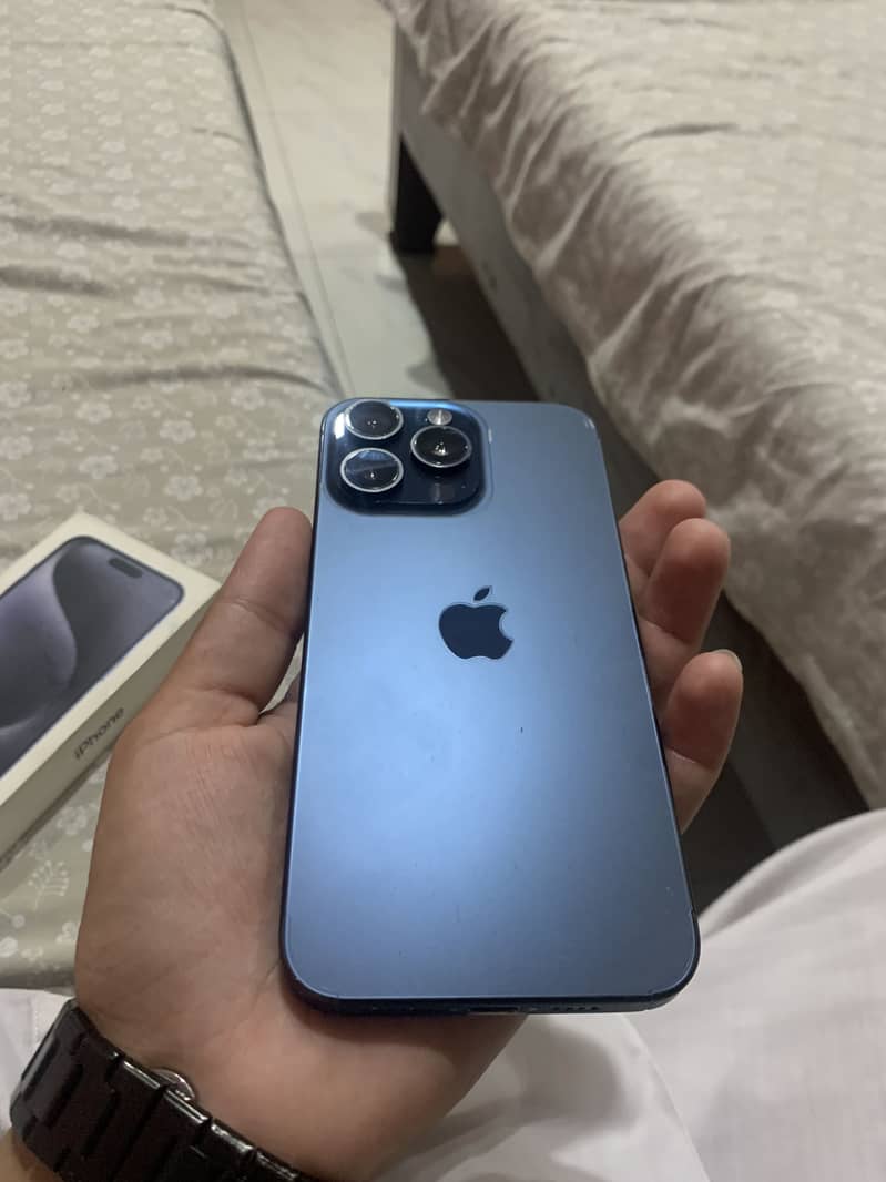Apple iPhone 15 Pro Max 5