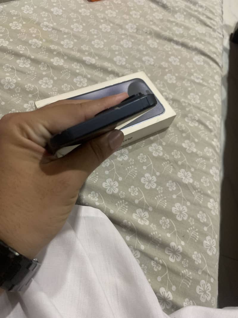 Apple iPhone 15 Pro Max 8