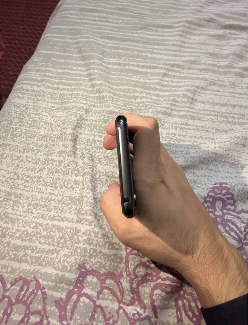 Apple iPhone X 3