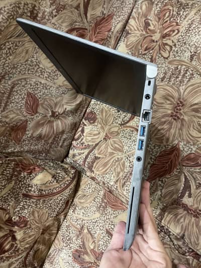 Toshiba CORE i5 4210U 8RAM/128GB with original charger