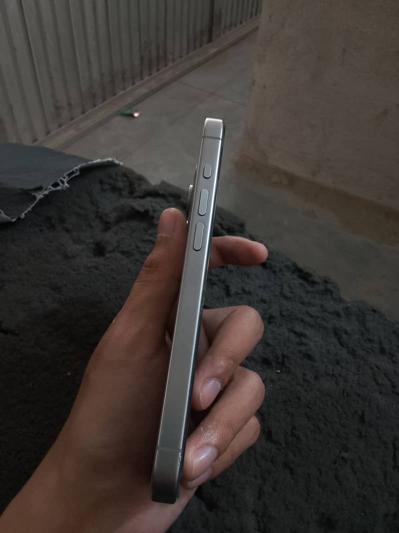 Apple iPhone 15 Pro 5