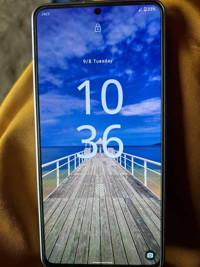 Sharp Aquos r7