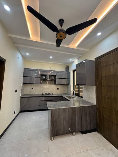 5 MARLA BRAND NEW HOUSE AVAILABLE FOR SALE