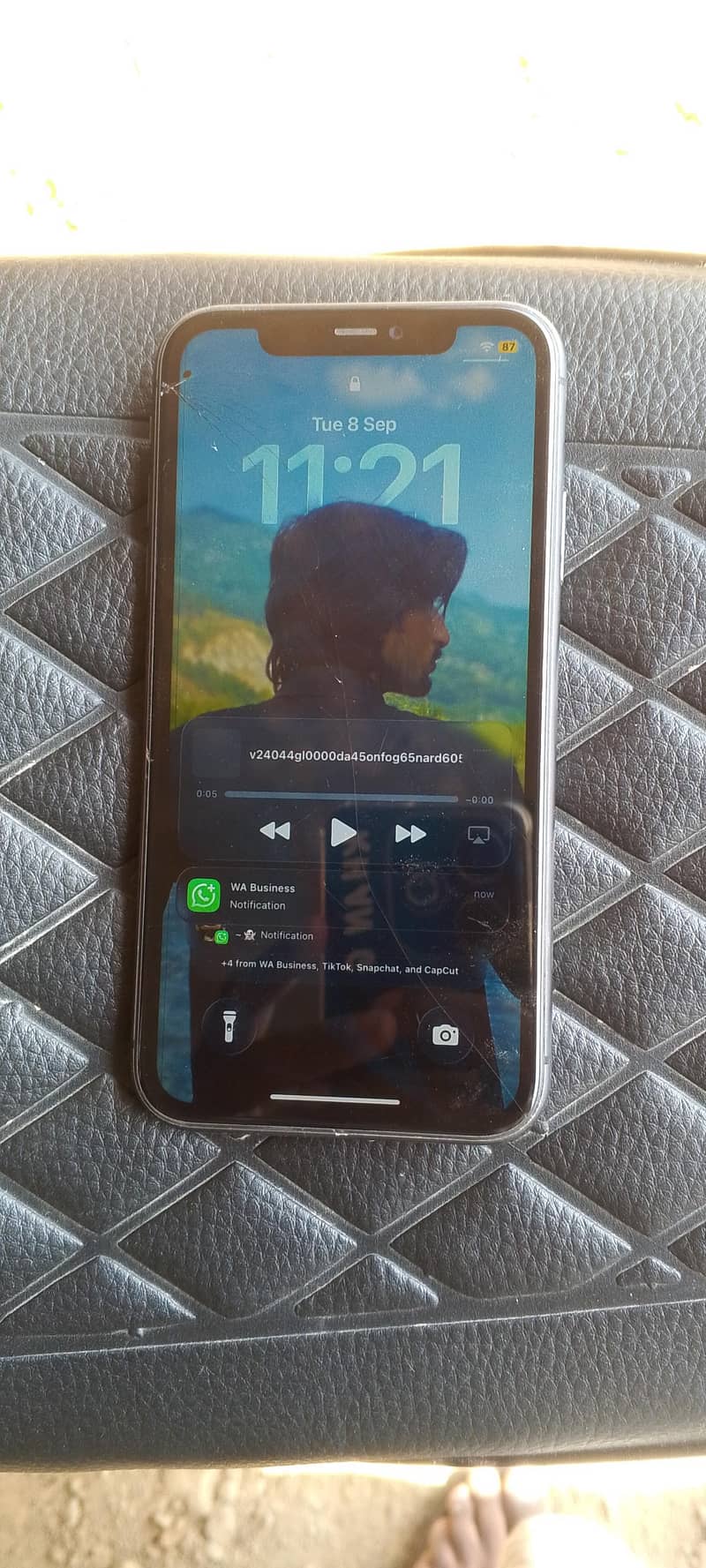 Apple iPhone 11 3
