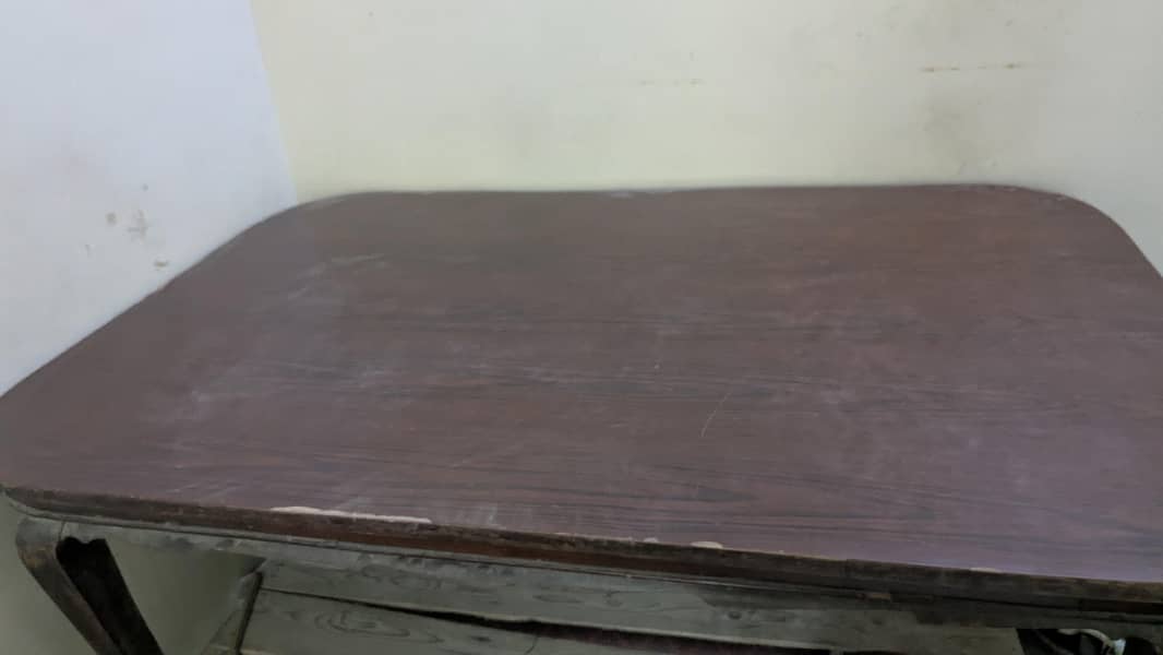 wooden table 0