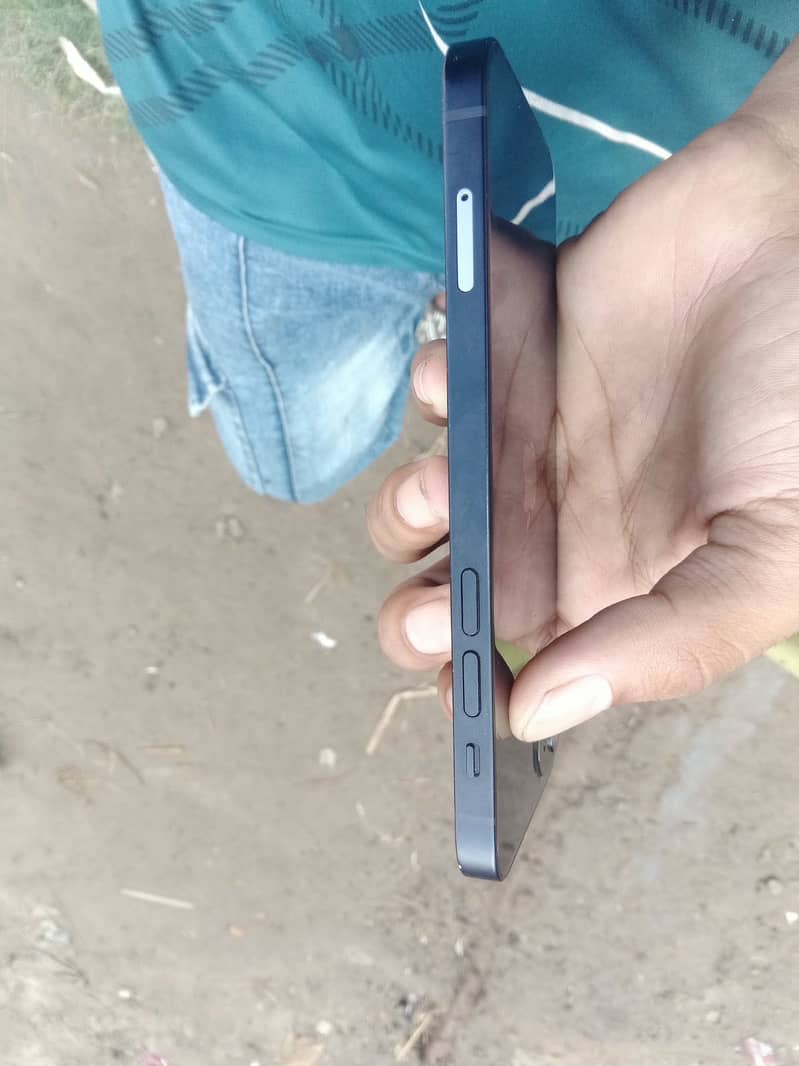 Apple iPhone 12 7