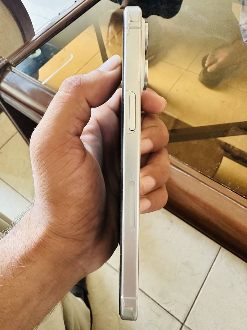Apple iPhone 15 Pro Max 8