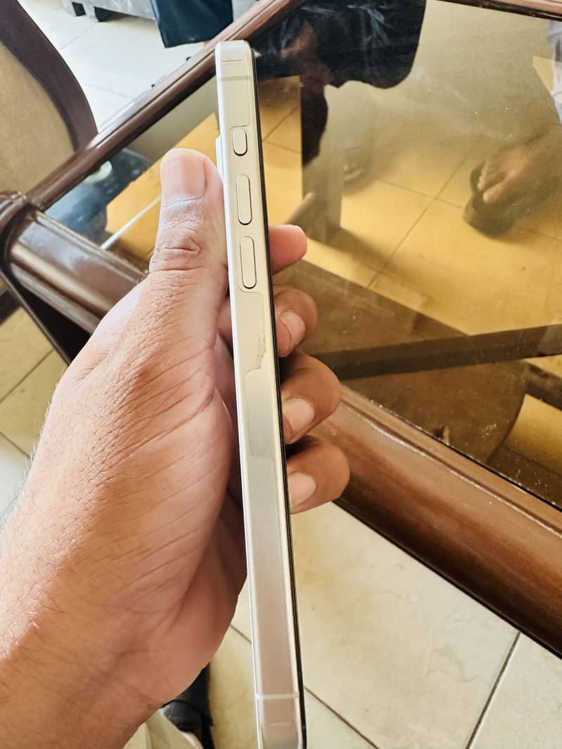 Apple iPhone 15 Pro Max 11